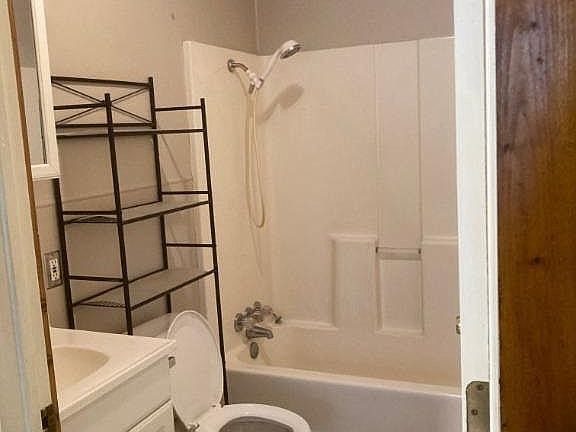 restroom 11590_07182022