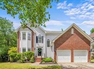 8709 Huntland Ct, Charlotte, NC 28277