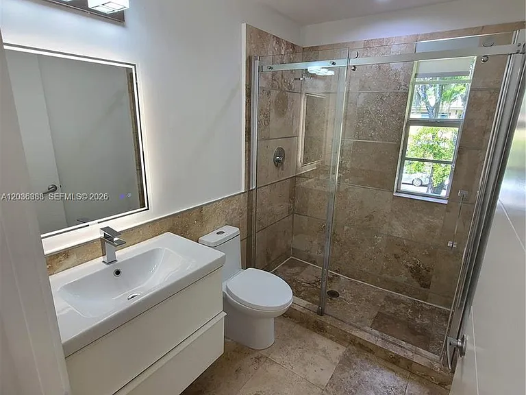825 Michigan Ave #3 — Photo 31