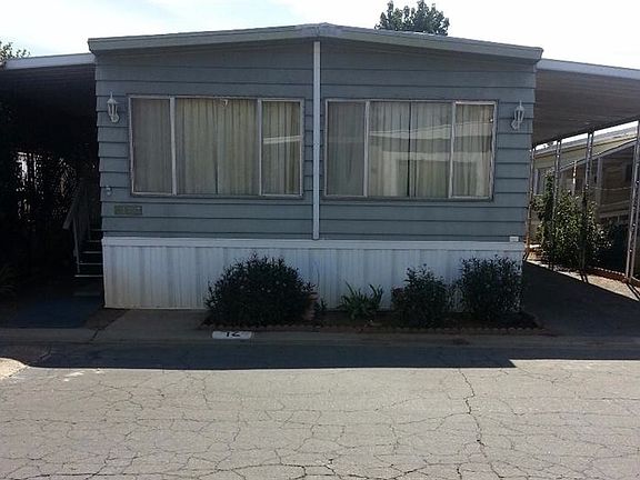 2nd image of 5541 E Tulare St Space 72