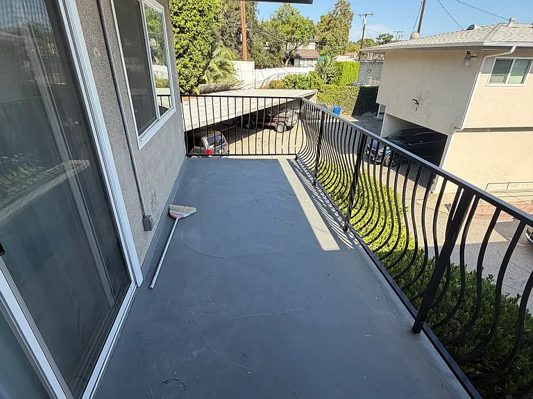 2733 Montrose Ave #5 — Photo 27