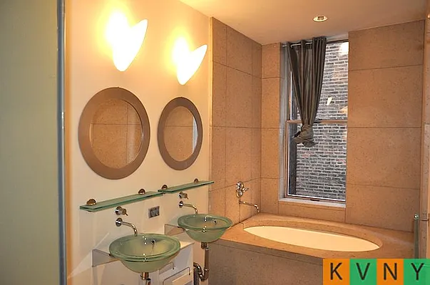 Rented by KVNY Soho | media 24