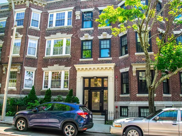 9 Alton Pl #2, Brookline, MA 02446