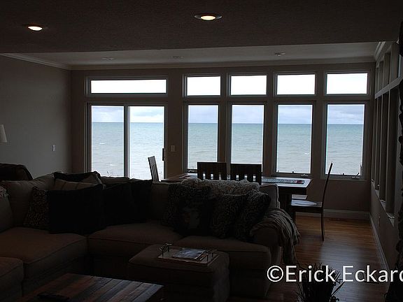 4th image of 3083 N Lakeshore Dr