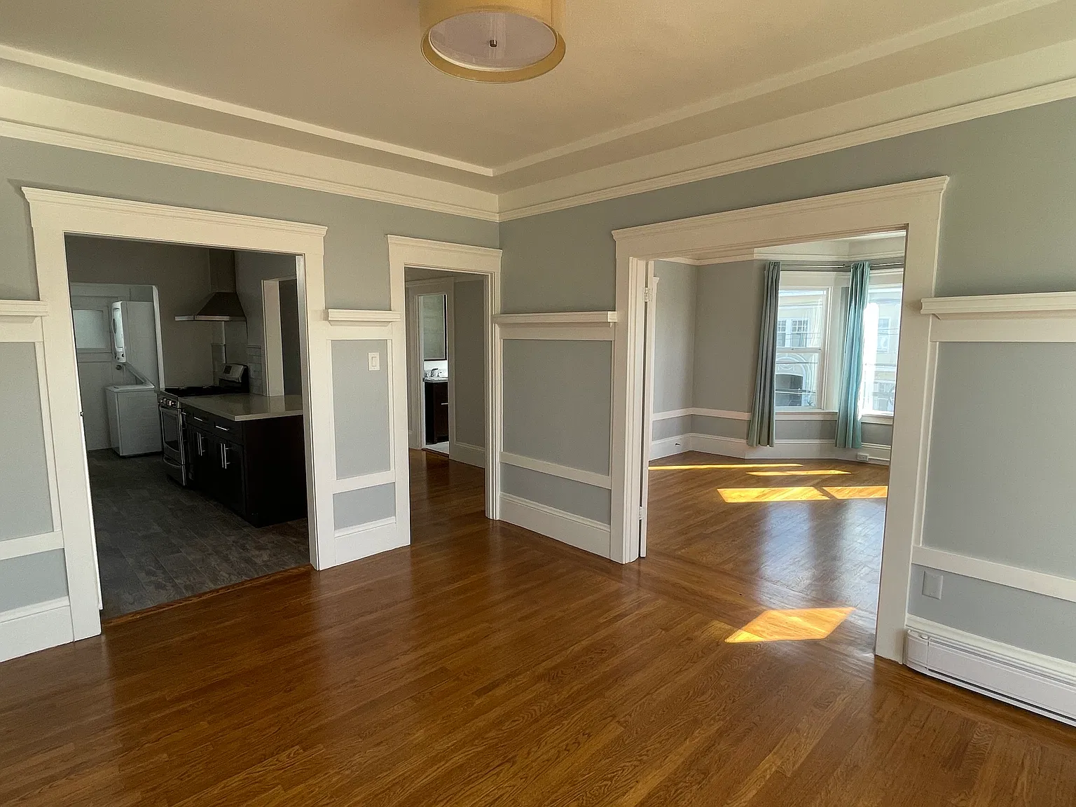 1 bed, 900 sqft, $4,500 — Photo 3