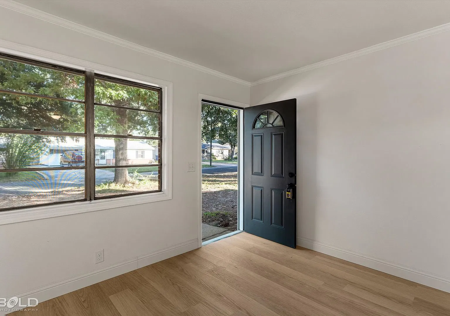 Remodeled and ready for move in before the Holidays! — Photo 2