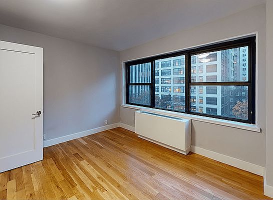 4th image of 301 E 47th St APT 9A