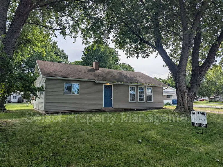 926 Houston Dr — Photo 1