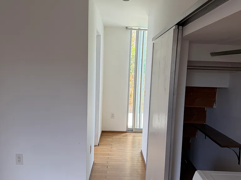 700 N Madison Ave — Photo 22