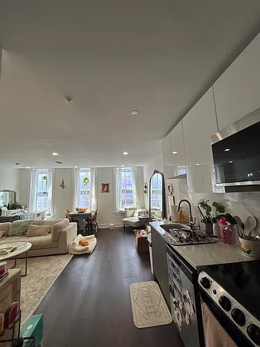 253 N 3rd St #3F Photo 1
