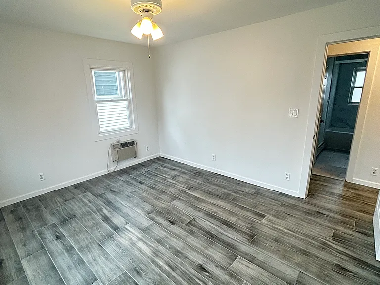 417 Burkhard Ave — Photo 9
