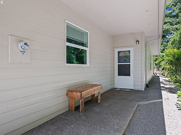 3rd image of 786 Edwards Ave