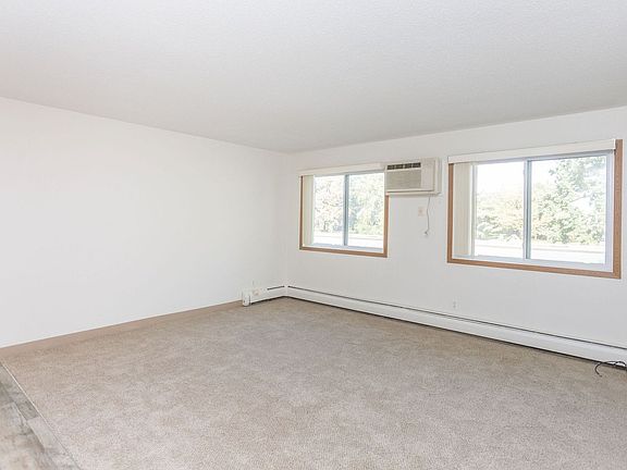 4th image of 2400 109th Ave NW APT 307-2402
