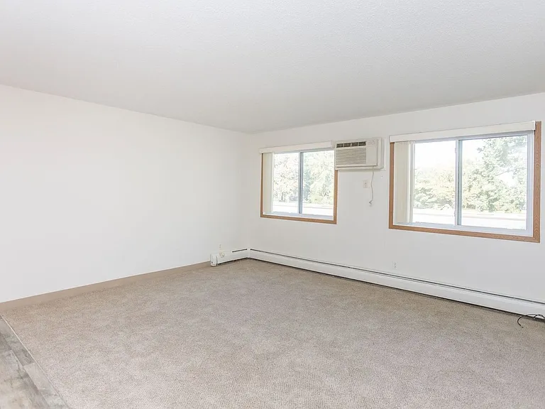 109th Place Apartments — Photo 18