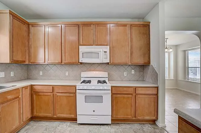 1115 Rawhide Trl — Photo 33