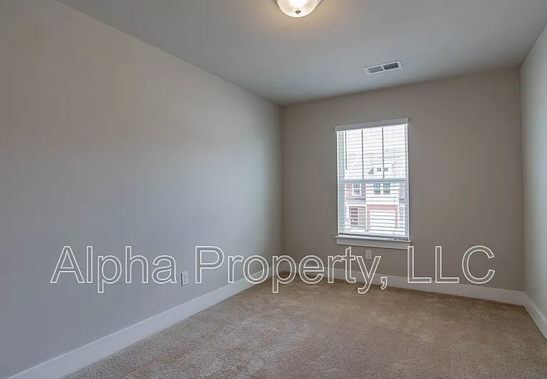 385 Hague Dr — Photo 12