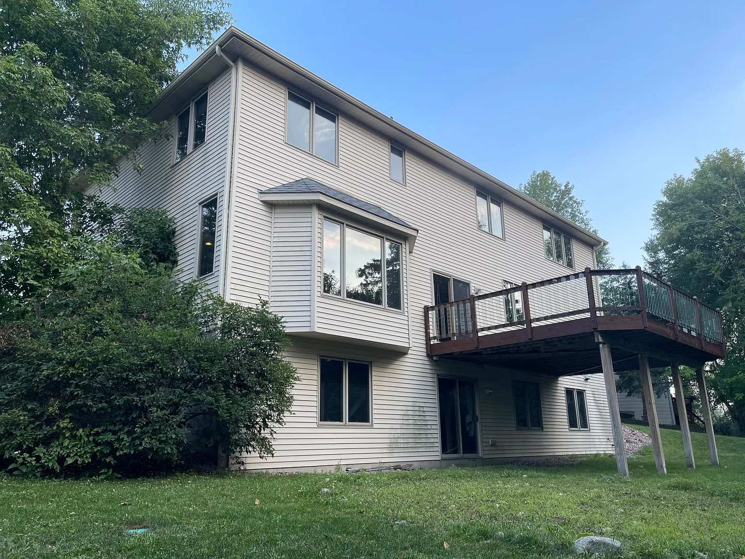 4 bed, 2684 sqft, $3,250 — Photo 2
