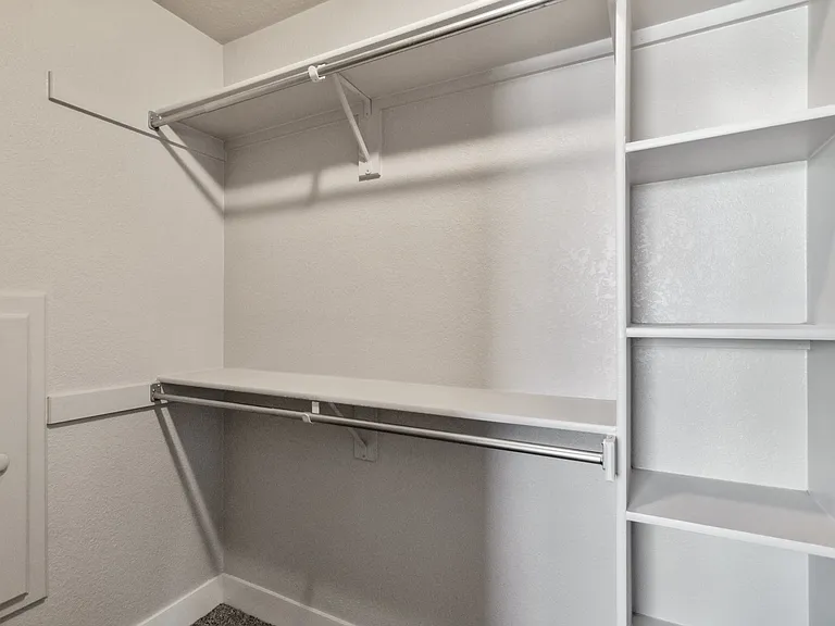 5357 E Hamilton Ave — Photo 31