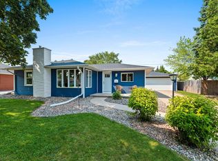 216 Lox Ct, Combined Locks, WI 54113