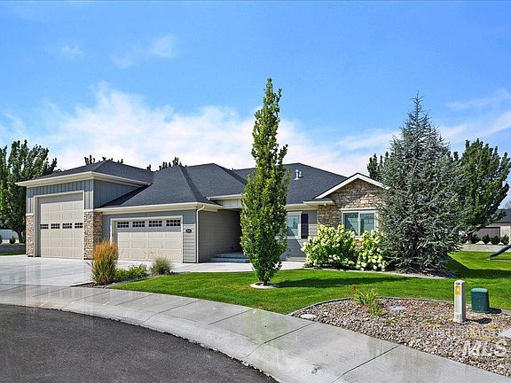 2nd image of 1315 Hinckley Cir
