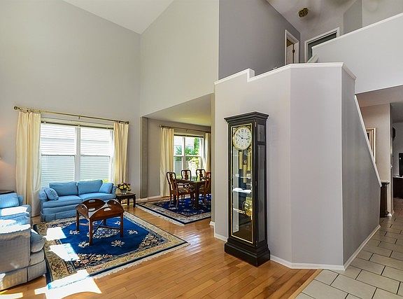 2nd image of 324 Lenox Ln