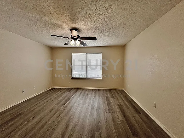 609 Blueberry Hill Ln — Photo 9
