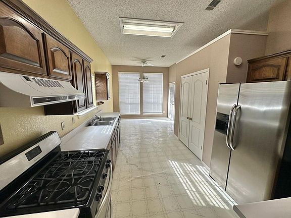 2nd image of 302 Sioux Cir
