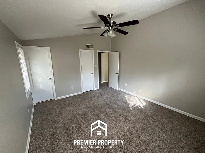 3435 Clearbrook St — Photo 9