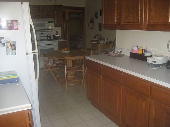 4th image of 2051 N New England Ave
