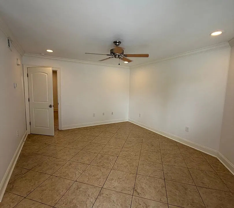 1331 Lake Ave