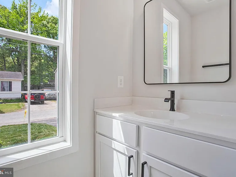 1316 Juniper St — Photo 17