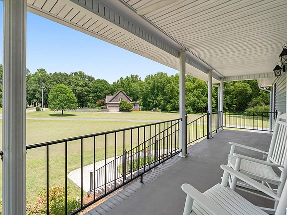 5th image of 131 Fawn Meadows Ln
