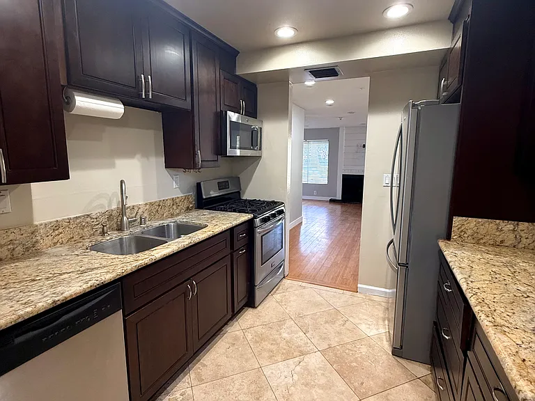 4821 Maytime Ln — Photo 14