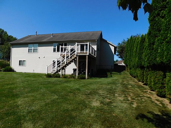 2nd image of 968 Sunset Hills Ct NW