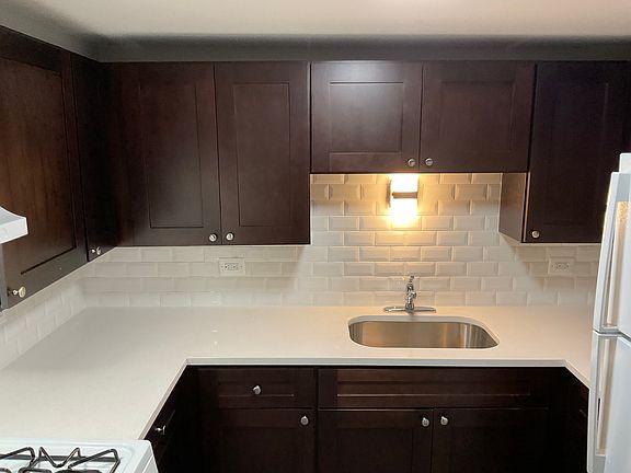 3rd image of 6450 S Kenwood Ave #8