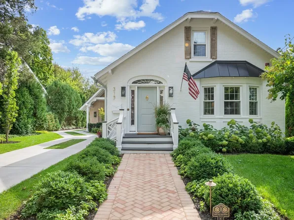 319 W Lake St, Barrington, IL 60010