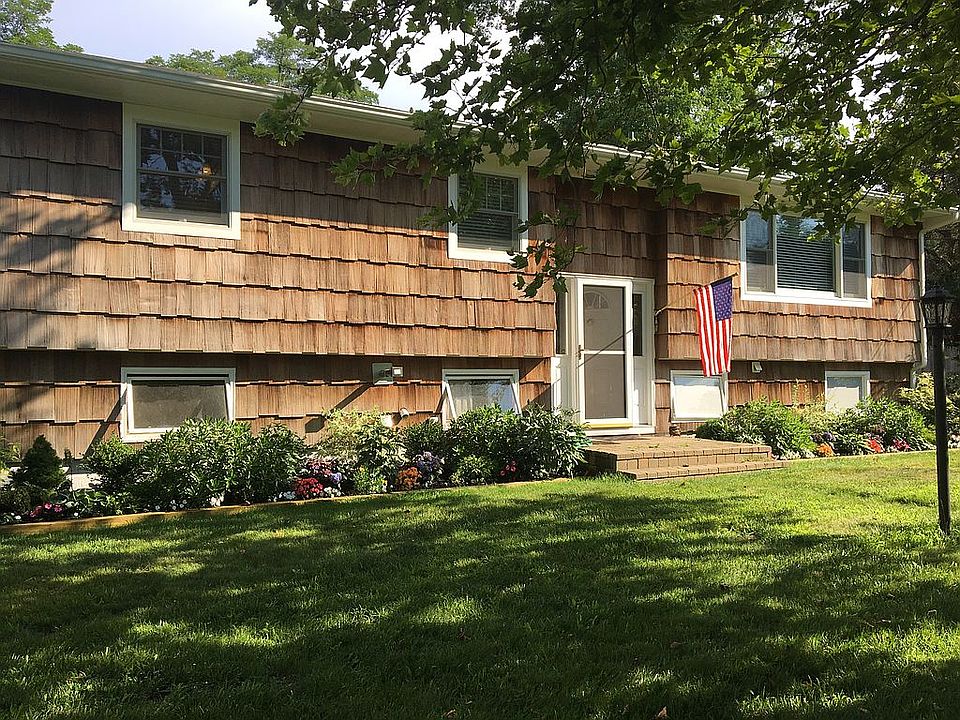 1st image of 22 Linda Ln