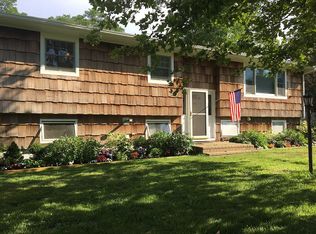 22 Linda Ln, East Moriches, NY 11940