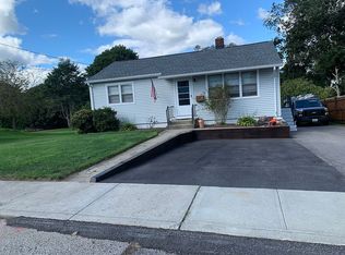 16 Smith St, Pawcatuck, CT 06379