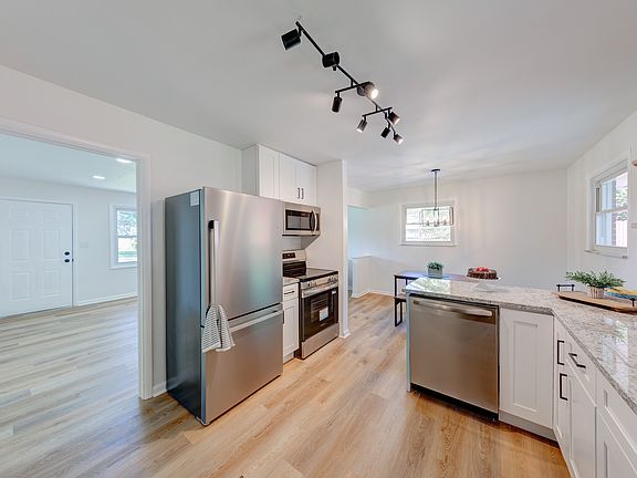 5th image of 6242 Radnor Rd
