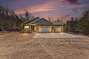 2nd image of 10 Morton Trl