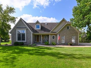 S78W15391 Foxtail Cir, Muskego, WI 53150