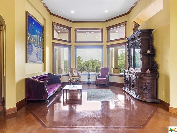 3rd image of 315 Hacienda Pl