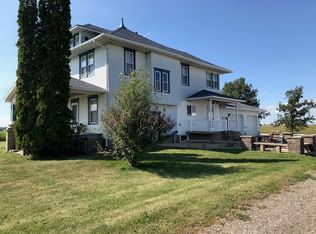 5615 E Dunkerton Rd, Waterloo, IA 50703