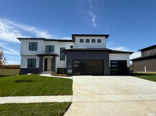 6202 Ryan Ct, Bettendorf, IA 52722