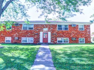 105 College Park Ct, Normal, IL 61761
