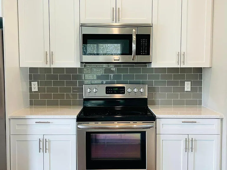 2408 Inverness Rd — Photo 3