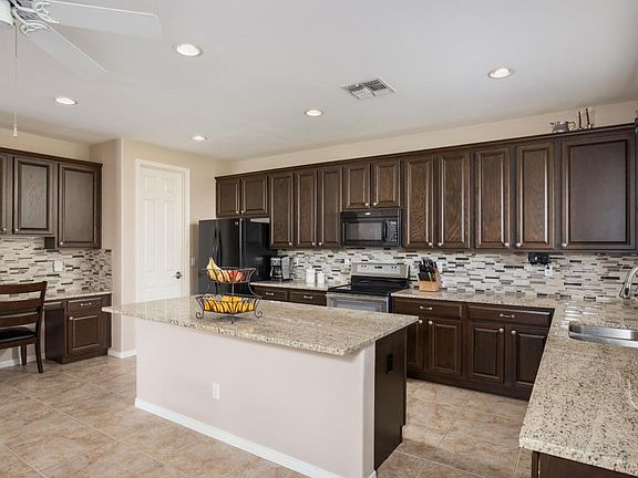 009_Kitchen