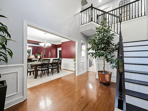 5th image of 718 Sparrow Hawk Ct