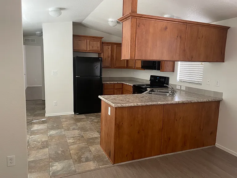 5600 N Dakota St #33 — Photo 2